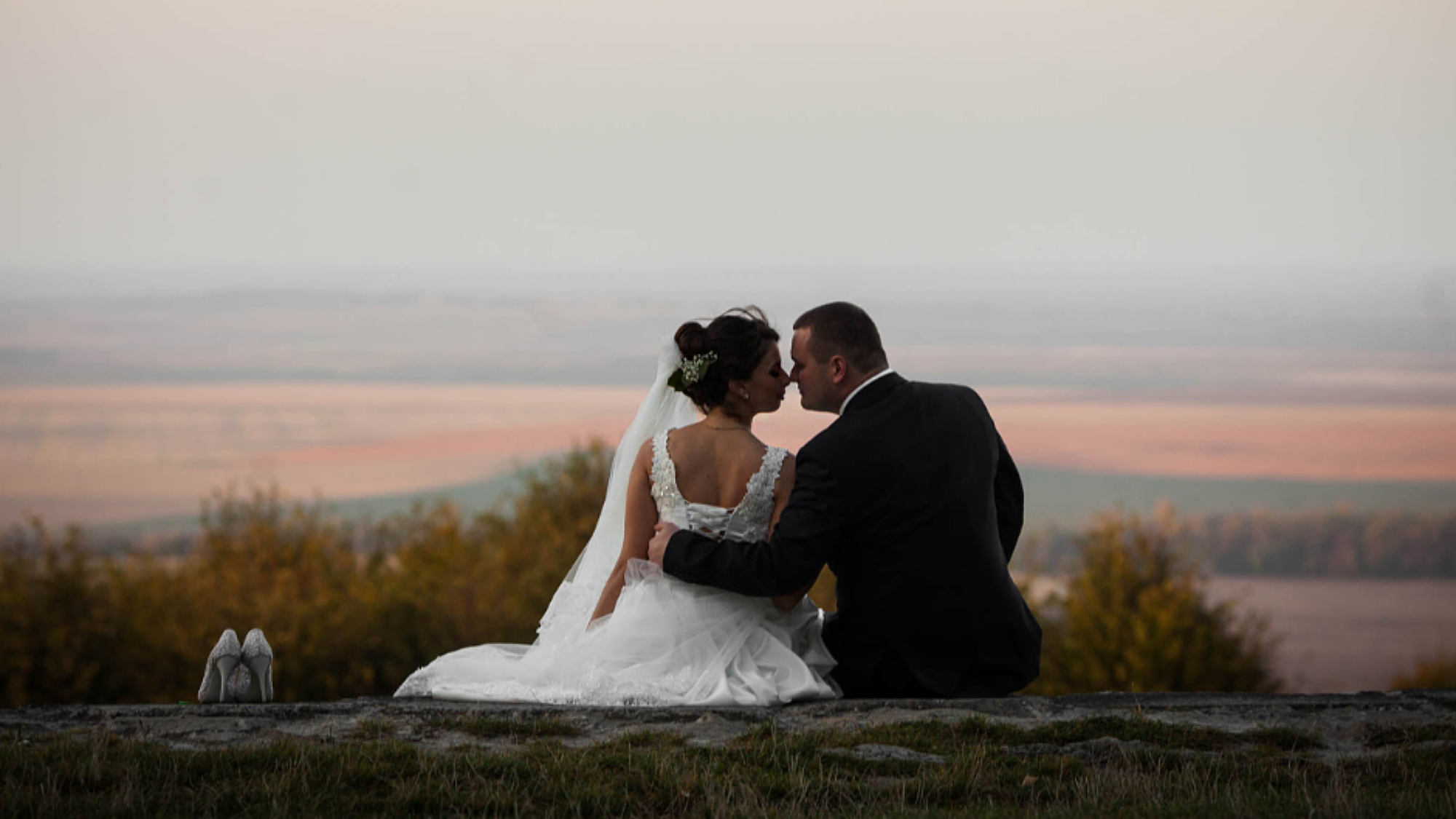 Wedding couple in Valemount, BC at the Best Western Plus Valemount Wedding Venue